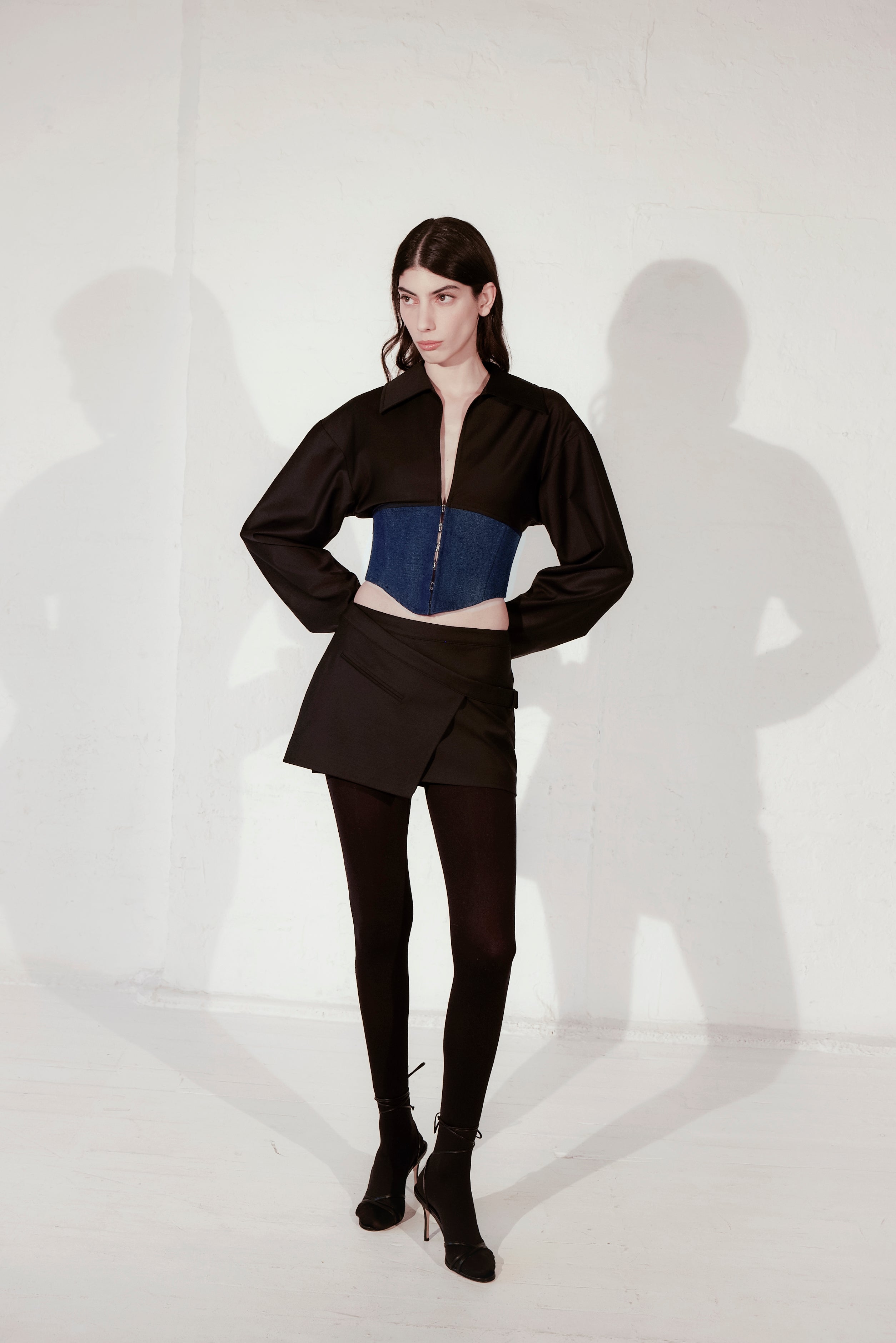 NINA BLAZER IN NAVY BLUE